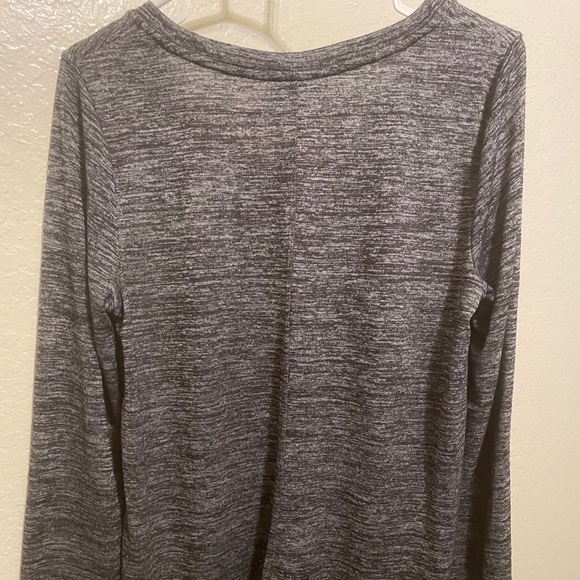 Grey top - Picture 2 of 2